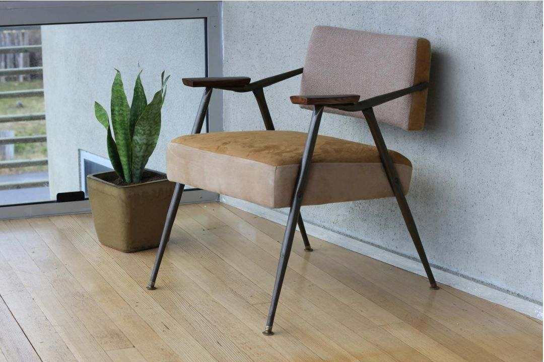Modular lounge hero
